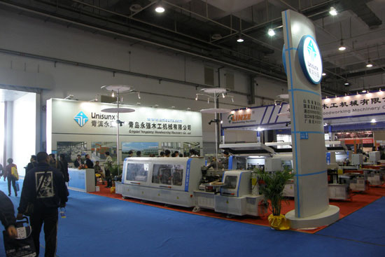 參展封邊機(jī)